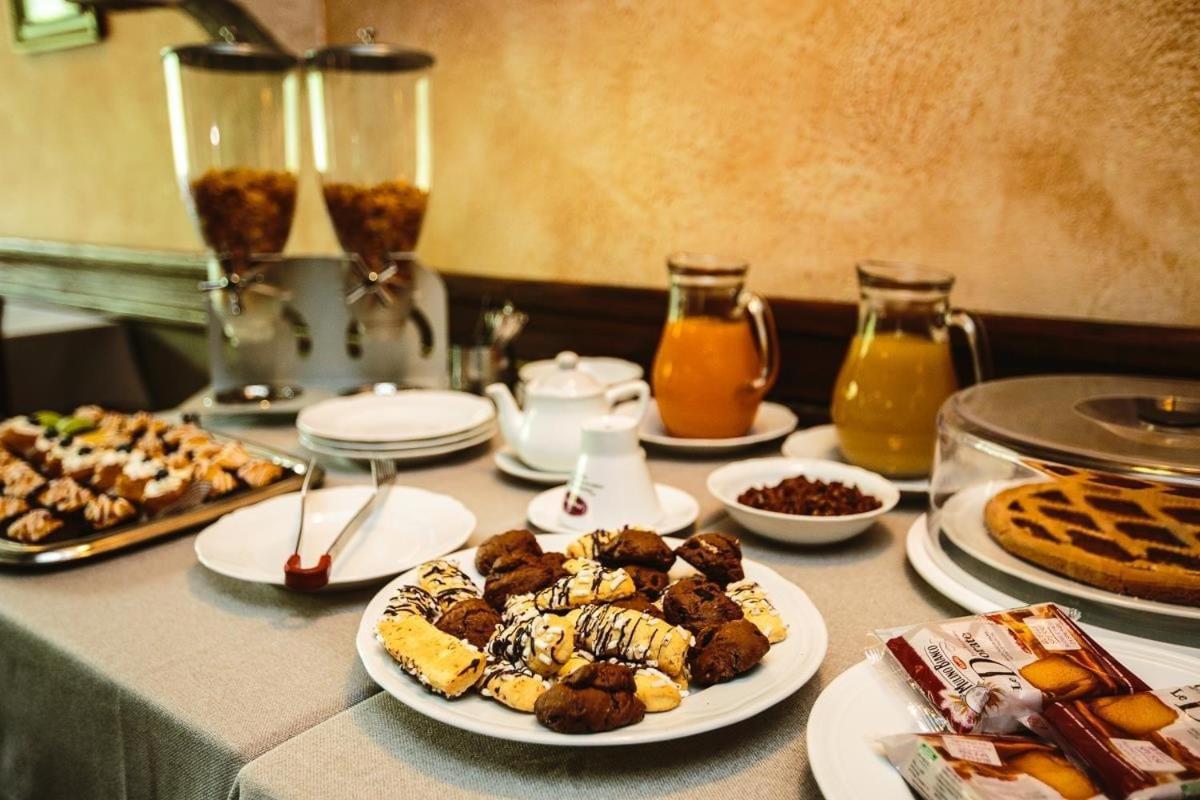 Hotel Guerrinuccio Celano Dış mekan fotoğraf